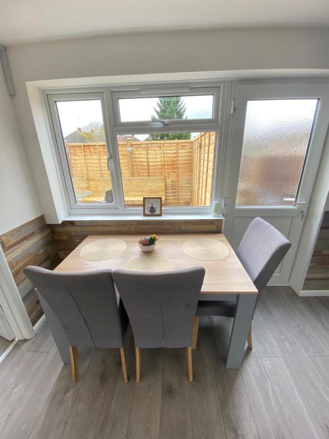 Gatwick Studio Horley Esterno foto